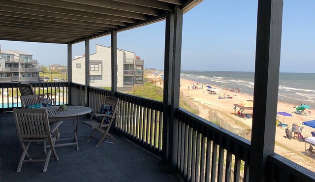 DISCOUNTED Rates for Aug. 2026-Newly Renovated 3 Bed, 3 Bath Oceanfront pt. Unit in North Topsail Beach
