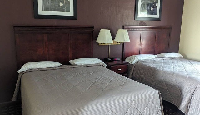 Dollar Inn in Somerset