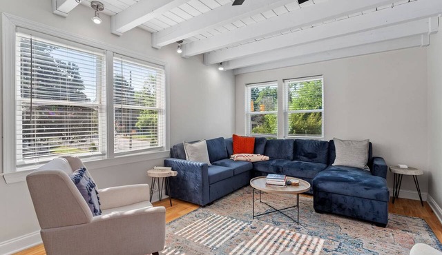 Downtown Raleigh | Sleeps 15 | Game Yard & Parking in Raleigh