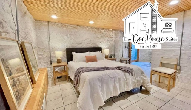Downtown Studio! Mins to Local Shops, Restaurants & Brewries! in Grand Rapids