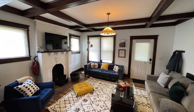 East Nashville Cozy and Convenient - Chill Spring Specials!