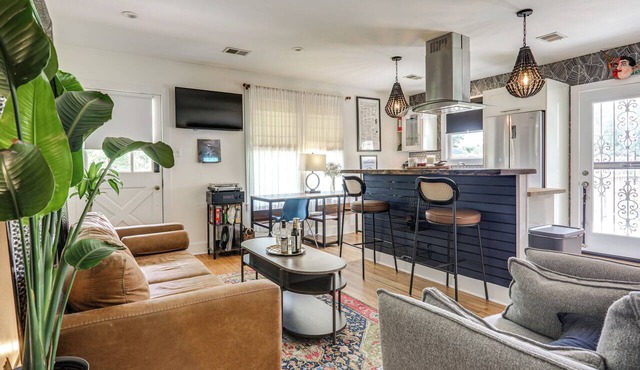 Eclectic Duplex in the Heart of High Point Terrace in Memphis