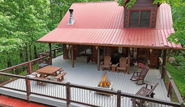 Elegant Escape- Lowered Rates! Cherry Log Cabin Gourmet Kitchen Firepits