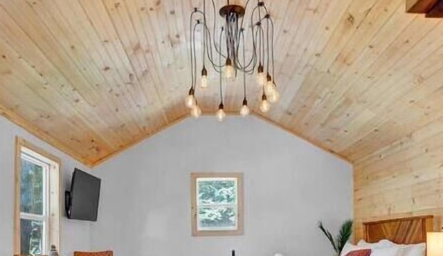 Elements Modern Poconos Cabin | Wi-Fi | Pets OK in Barrett Township