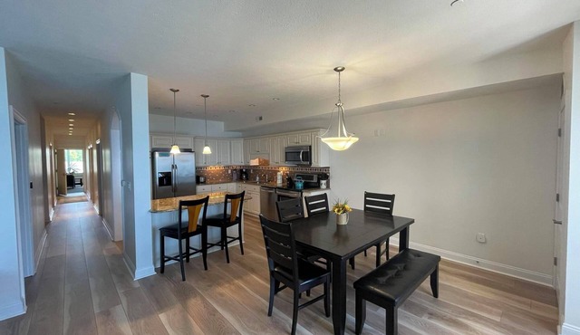 Enjoy sunsets @ spacious 3br/2ba lakefront condo #306-perfect for families in Geneva