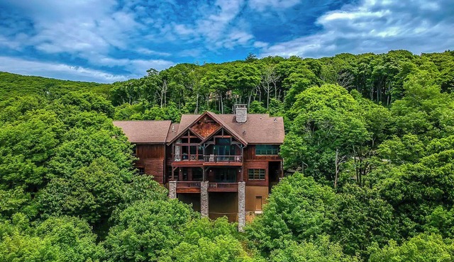 Escape the Heat, Embrace the Mtns! 6BR/5BA w/Views Near West Jefferson