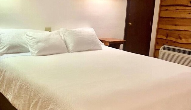 Every Room with a Beautiful View of The Wisconsin River * in Tomahawk