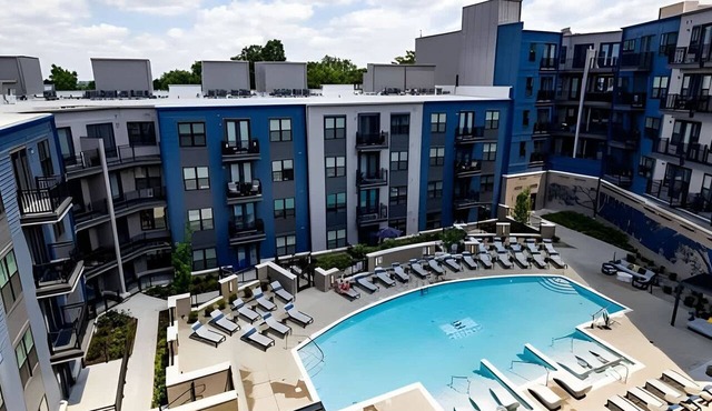 Explore Cincy! Stylish Condo by Shops & Dining in Cincinnati