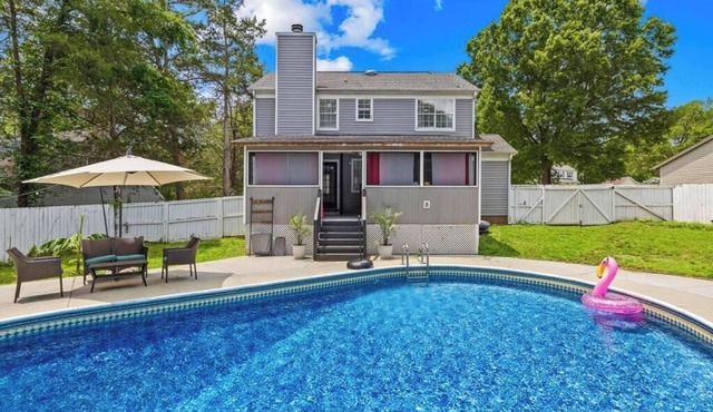 Family Favorite Pool House - Grill - Game Room - Close to Carowinds!