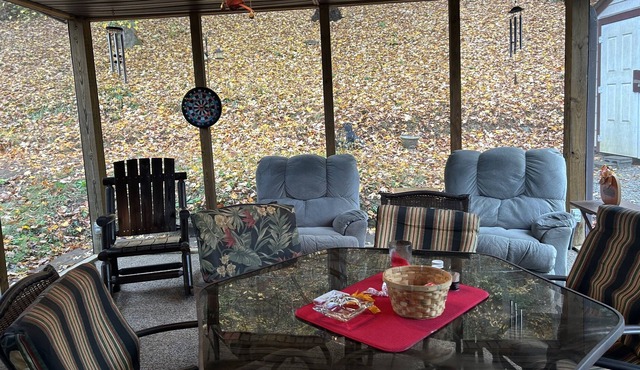 Family friendly home at the Hatfield McCoy Trails Plenty Room Close to Trails