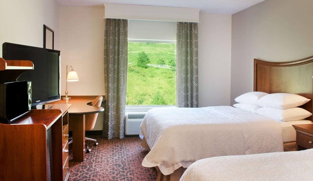 Family-Friendly Stay in a Convenient Location with Breakfast and Free Parking in Washington
