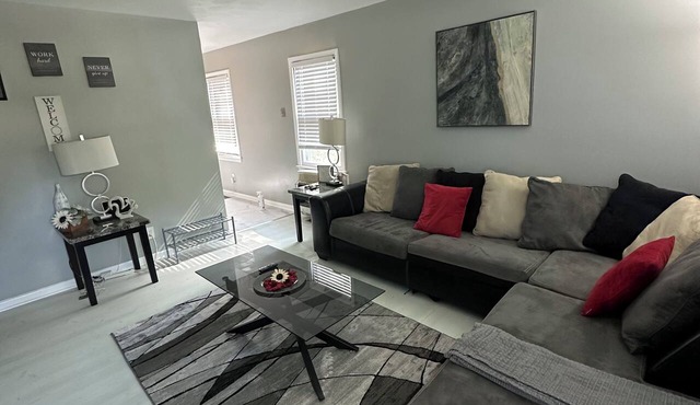 Fayetteville Downtown Getaway