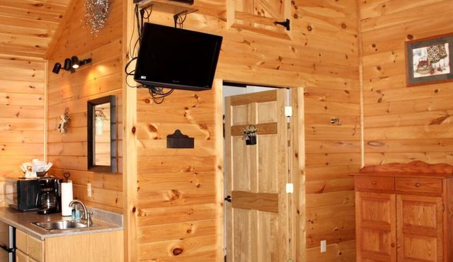 Flintstone Luxury Cabin for Fun Maryland Getaways in Flintstone