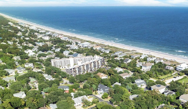 Fourth Floor Condo across from Beach Access, Balcony, Pool, Grill Area, Elevator