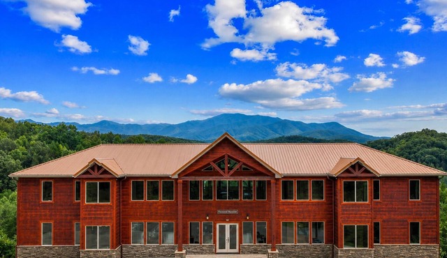 Foxwood Mansion | Sleeps 44 | Amazing location