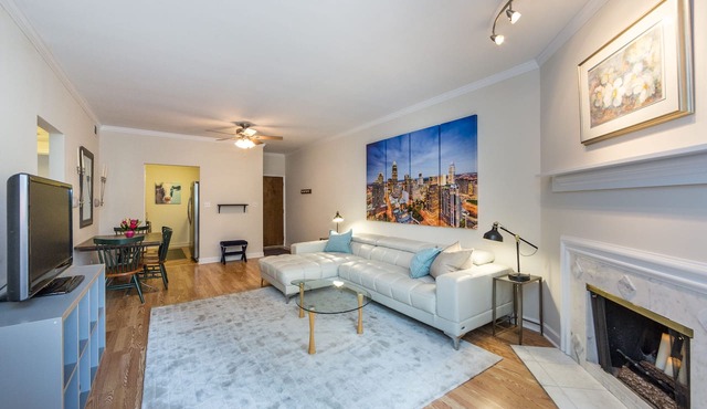 FULLY FURNISHED 2 BED/2 BATH available 1/1/24 - Walkable CORPORATE RENTAL