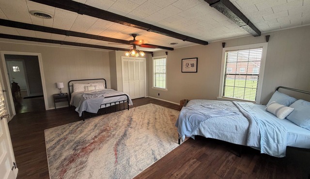 Fully Furnished 3BR/2BA Less than .5 mile to Hospital & University of Memphis