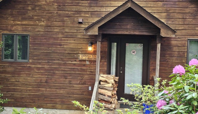 Golf Fans Welcome! Private Cabin Near Asheville's PGA TOUR event