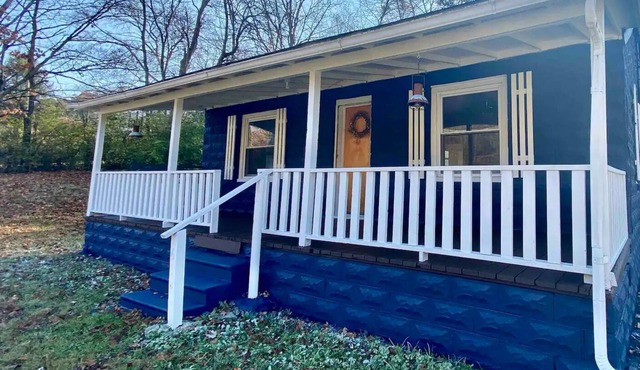 Gorgeous Cottage 15 minutes from Downtown Knoxville! in Powell