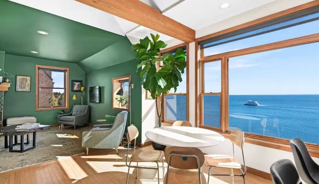 Great apartment with an incredible view! in Duluth
