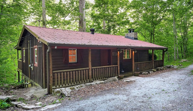 Halls Hollow Hideaway