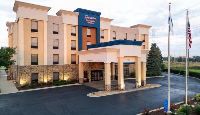 Hampton Inn & Suites Addison in Addison