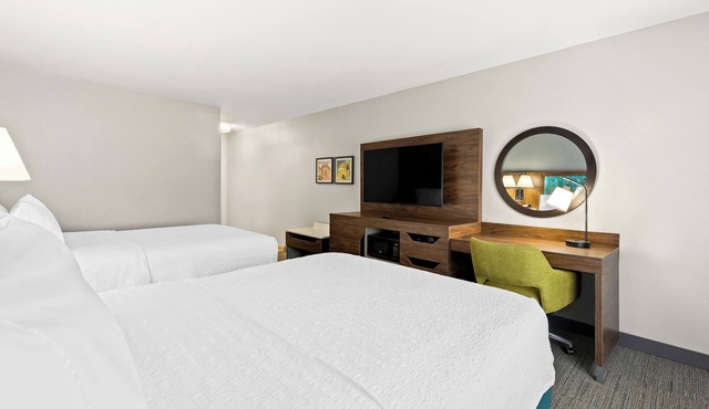 Hampton Inn & Suites Canton in Canton