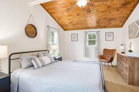 Harpers Ferry Cabin Hot Tub, Deck, Fire Pit, WiFI