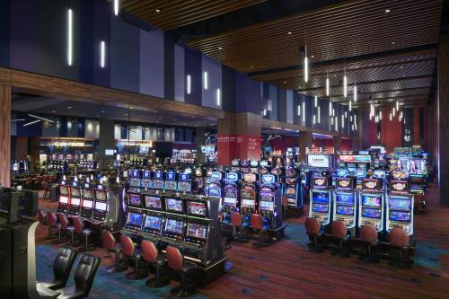 Harrah's Cherokee Valley River Hotel & Casino - A Caesars Rewards Destination
