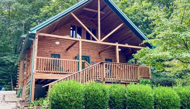 Hidden Acorn Cabin: Book your mid-week stay ASAP!