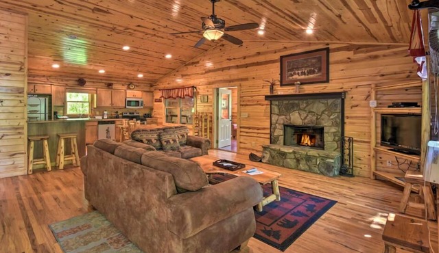 Hillside 2/2! Perfect 4 your Vacation near Helen!