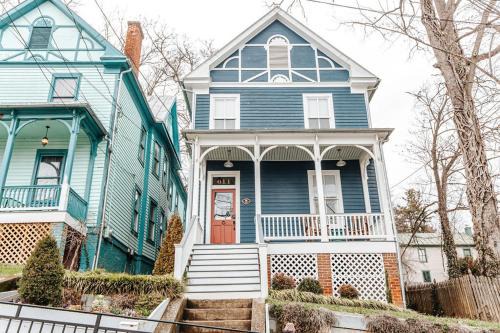 Hilltop Hideaway in Staunton