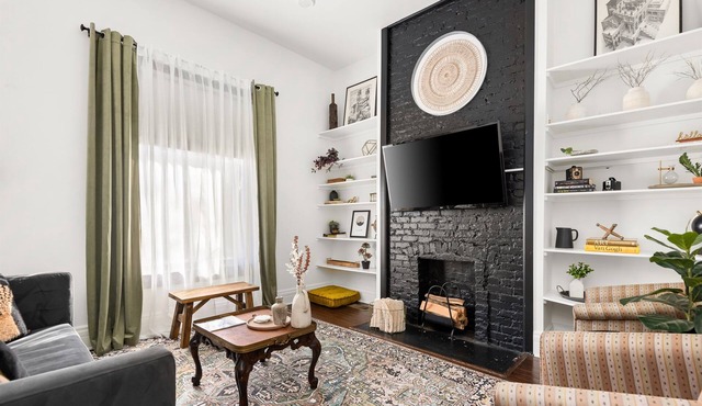 Historic Cottage in Walkable Five Points