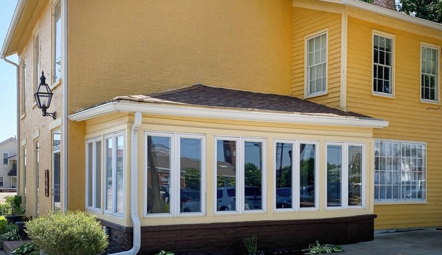 Historic Troy Home Enjoyable Dining Steps Away