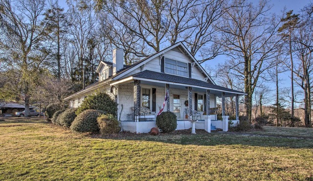 Historical Family Home, 12 Mi to DT Asheville
