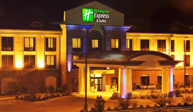 Holiday Inn Express & Suites Dyersburg by IHG
