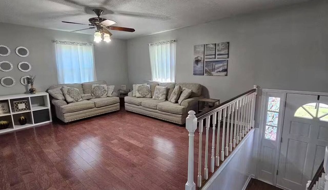 Hopewell Haven for 8- Close to shopping and nature.