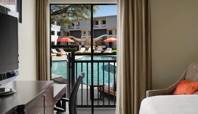 Hotel Dax in Addison