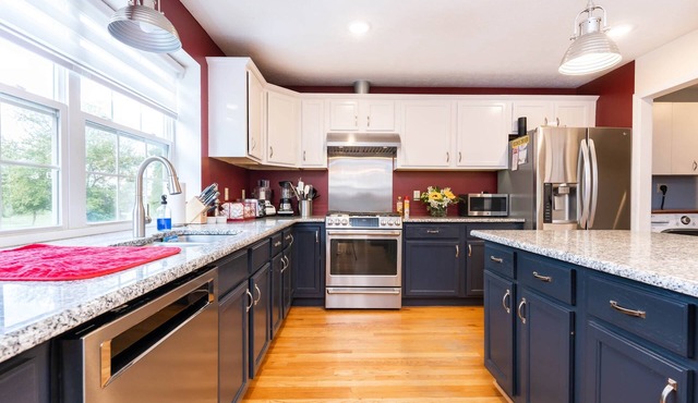 House & Cottage in Summit Point - Wild & Wonderful in Jefferson County