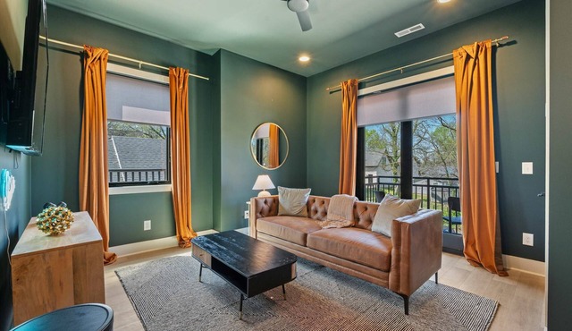 Kay’s Lofts – New, 4 Side-by-Side 1BR Apartments