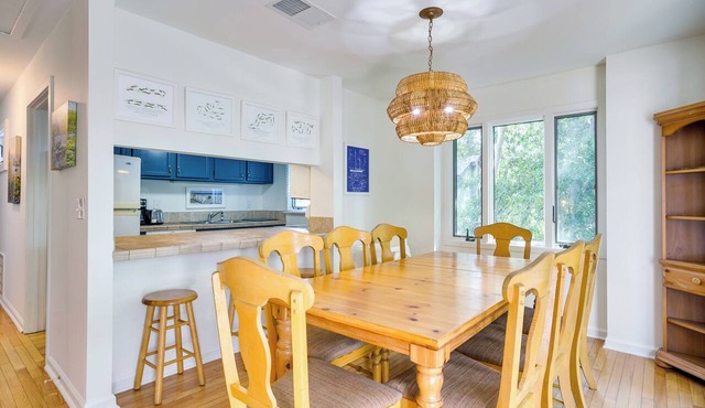 Kiawah Island Vacation Rental: Walk to Beach!