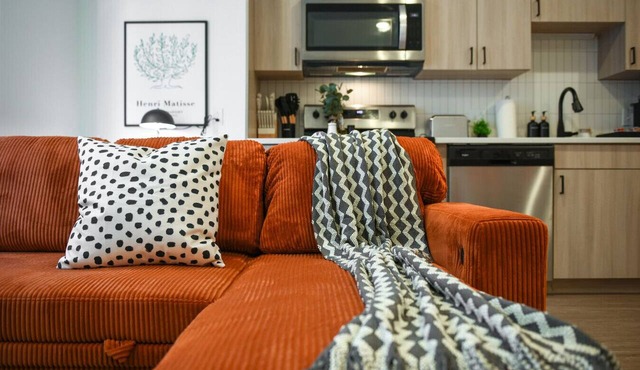 King Bed Comfort | Free Parking | UPMC, Pitt & CMU in Pittsburgh