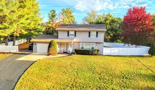 KwikStay: Spacious 5BR Townhome Near Spring Green Golf Course & Park in Spring Green
