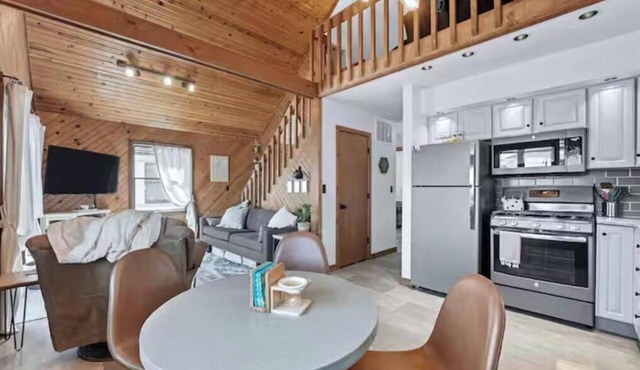 Lakefront~Cozy A Frame~Kayaks~Grill+Traeger in Leesburg