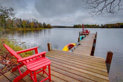 Lakefront Presque Isle Cabin w/Private Dock in Presque Isle