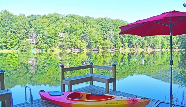 Lakefront Retreat Rumbling Bald | Dock, Kayaks, Resort Amenities, Easy Access
