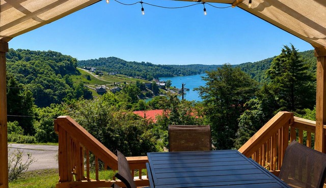 Lakeview GEM with boat slip 3 bedrooms sleeps10|private slip