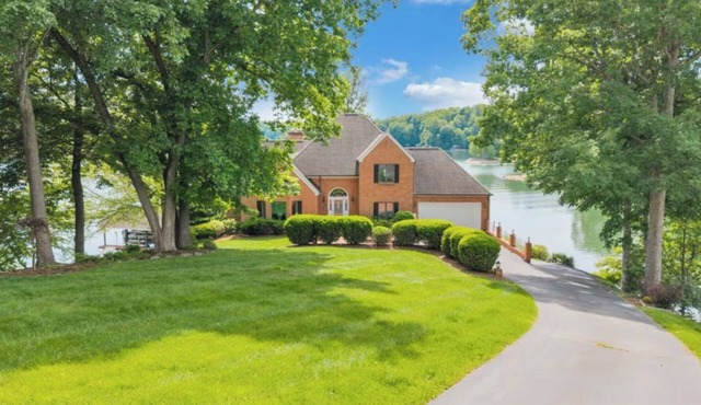 Lakeview Retreat - SML Luxury Rental with Dock and Private Beach!