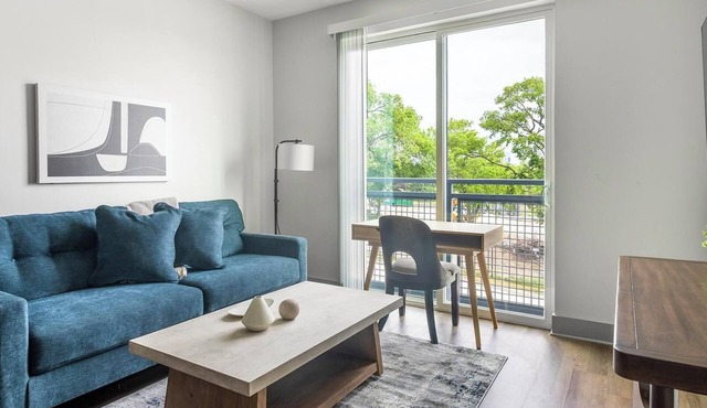Landing | Amazing 2BD, Courtyard, Gym