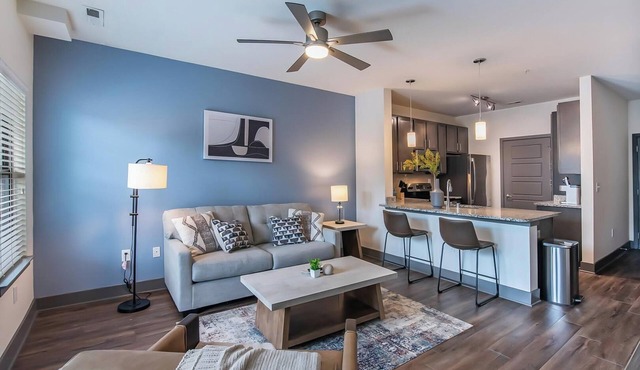 Landing | Chic 1BD, Clubhouse, Gym